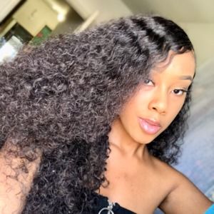 Meet your Posher, Rebecca